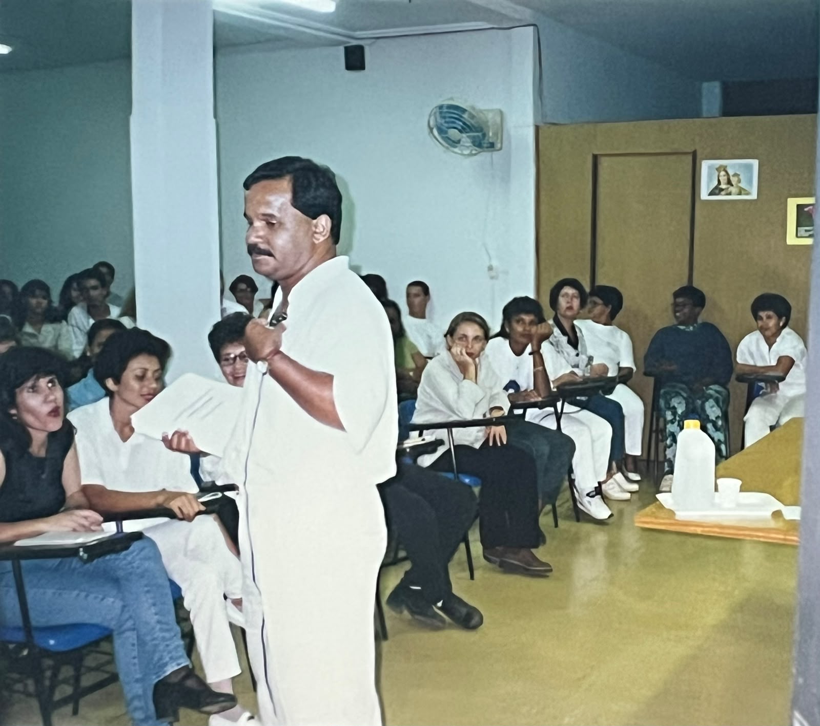 Dr. Paulo Veron durante formação em Medicina